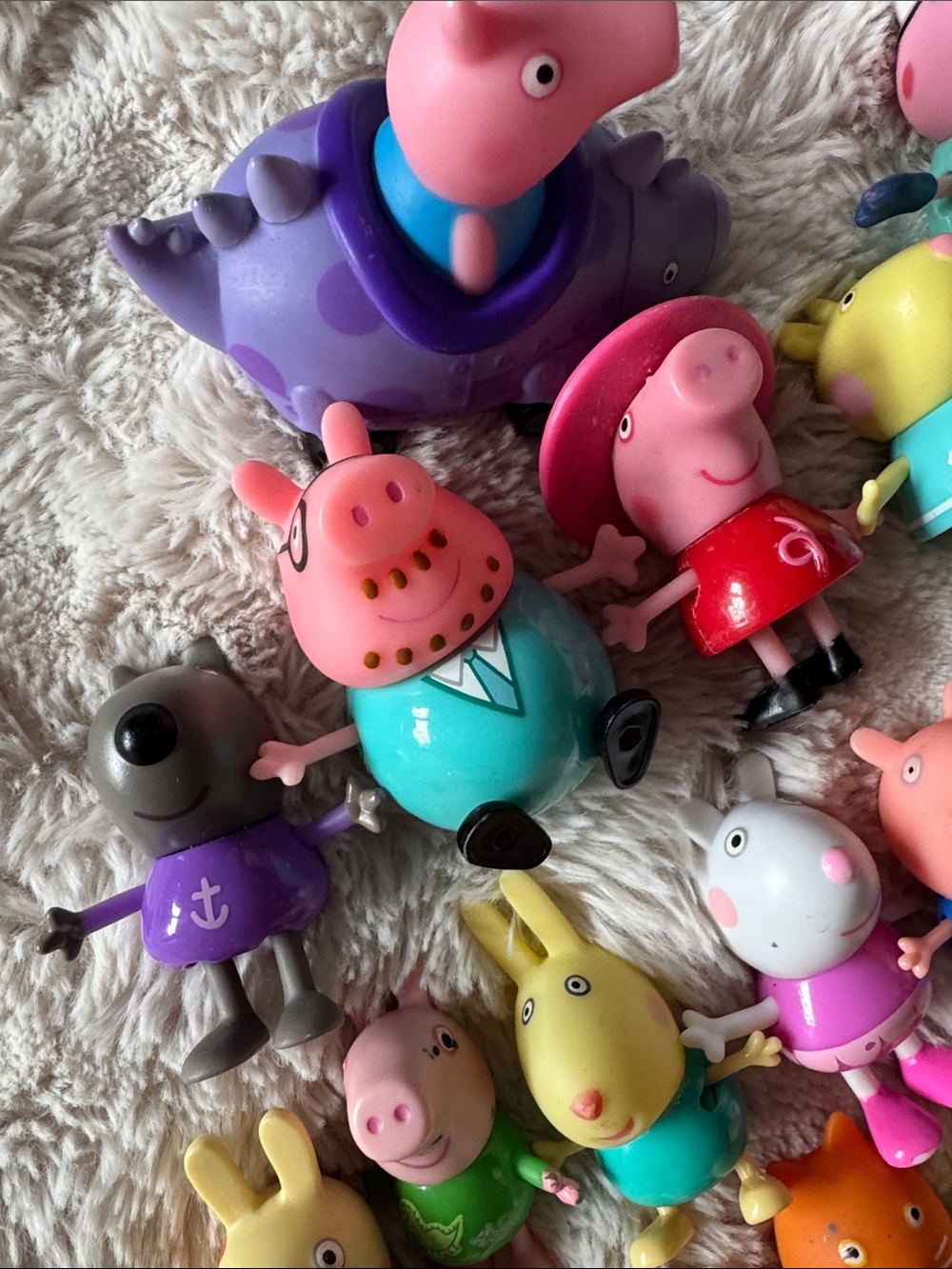Lot of Peppa Pig Figures - Picture 2 of 5